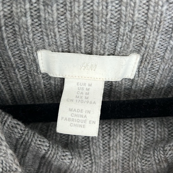 Gray Ribbed Sweater - Picture 2 of 3